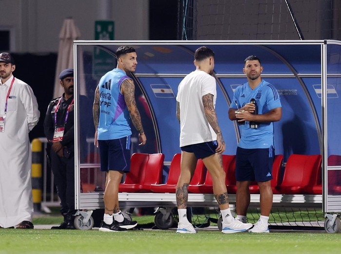 DOHA, QATAR - DECEMBER 15: Former Footballer, Sergio Aguero looks on from the bench during the Argentina training session ahead of the World Cup Final match against France at Qatar University on December 15, 2022 in Doha, Qatar. (Photo by Alex Pantling/Getty Images)