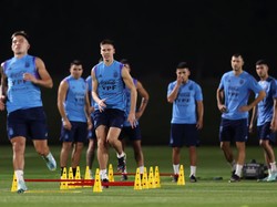 Lionel Messi masuk ke tim pertama dan hanya menjalani latihan ringan di gym. TYC Sports melansir, kondisi kapten timnas Argentina itu bebas dari cedera dan siap menghadapi Prancis di laga final Piala Dunia 2022. (Getty Images/Alex Pantling)