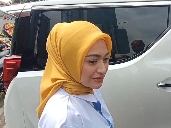 Nathalie Holscher saat ditemui di kawasan Trans TV.