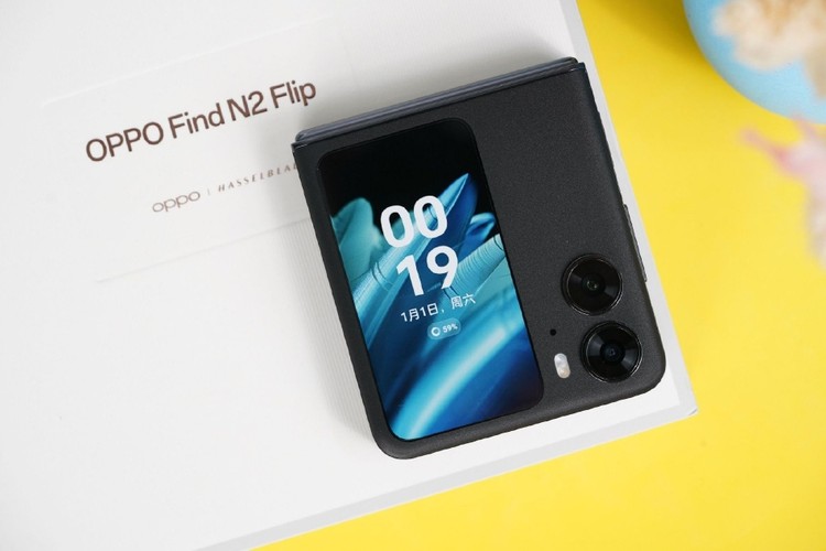 Oppo Find N2 Flip