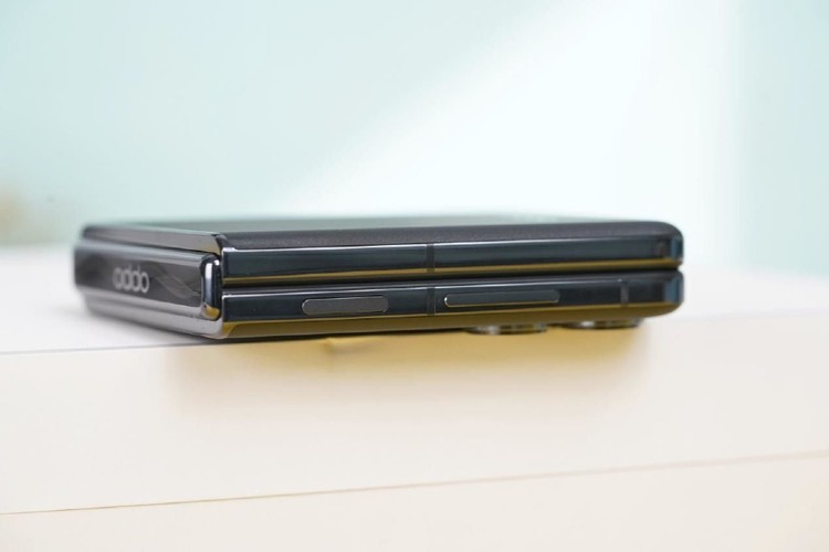 Oppo Find N2 Flip