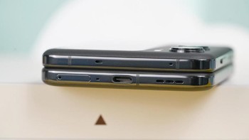 Memiliki port USB Type C dan speaker. Foto: Sina Mobile
