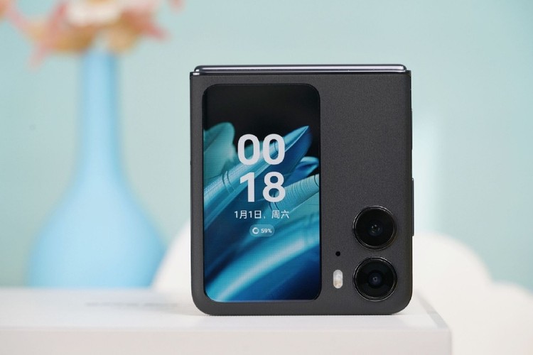 Oppo Find N2 Flip