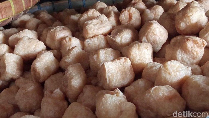 Pabrik Tahu Gejrot di Cirebon