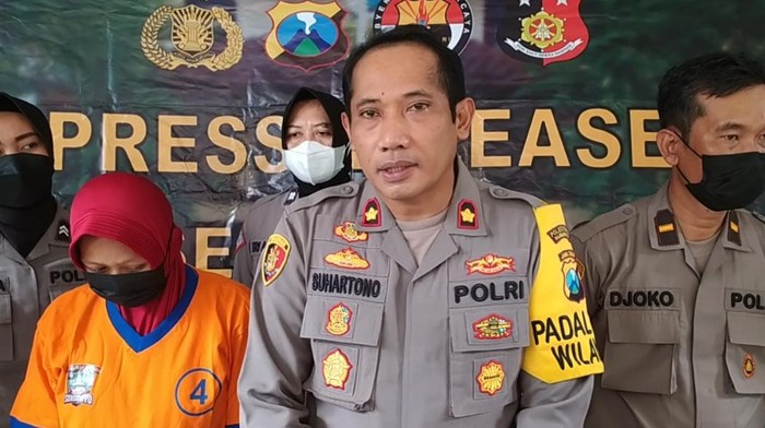 Pembuang bayi terbungkus kresek di Menanggal Surabaya tertangkap