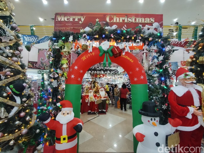 pernak-pernik natal di surabaya