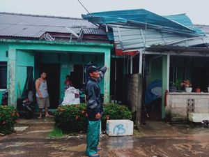 Angin Puting Beliung Terjang Bintan, 6 Rumah dan Posyandu Rusak