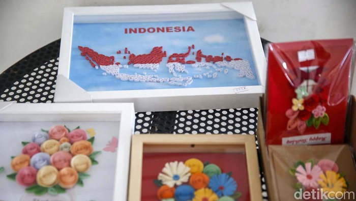 Sejumlah Anak Berkebutuhan Khusus (ABK) mengikuti pelatihan membuat kerajinan tangan. Kegiatan ini untuk memberikan keterampilan bagi para ABK.