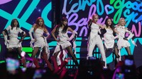 Secret Number tampil kompak mengenakan pakaian bewarna putih. Foto: Ari Saputra/detikcom