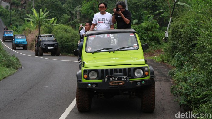 Seru Abis⦠Offroad Keliling Kebun Kopi Banaran Semarang Wisatawan mengikuti kegiatan offroad di kawasan perkebunan kopi Banaran, PT Perkebunan IX, Kabupaten Semarang, Jawa Tengah. Terletak di ketinggian 480-600 meter di atas permukaan laut, para wisatawan diajak untuk memacu adrenalin dengan menyusuri jalur sejauh 5 km di tengah perkebunan kopi.