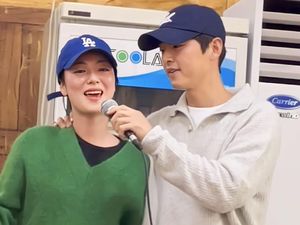 Momen Reuni Pemain Vincenzo, Song Joong Ki Rangkul Bahu Jeon Yeo Bin