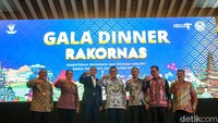 Kedua, percepatan program strategis untuk capaian tahun 2023 melalui komitmen dan kolaborasi. Dan ketiga adalah mendorong pergerakan wisatawan nusantara dan wisatawan mancanegara yang aman, nyaman dan tangguh dengan tetap memperhatikan protokol kesehatan dan pengelolaan krisis dan kebencanaan.