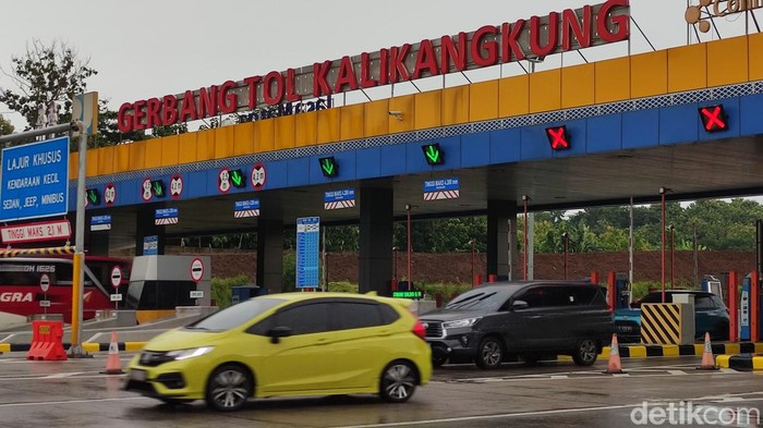Suasana Gerbang Tol (GT) Kalikangkung, Semarang, Jumat (16/12/2022).