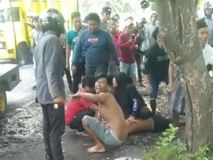 Suasana setelah pria di Probolinggo mengamuk dengan sajam ke warga