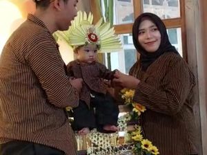 Tradisi Tedak Siten, Upacara Adat Menapak Tanah Masih Lestari Hingga Kini