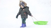 Di sini, traveler dapat bermain salju dan menjajal wahana seperti ski, seluncur, dan permainan seru lainnya. 
