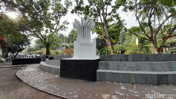 Tugu 0 Kilometer Pangandaran.