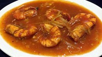 Di warung tenda atau restoran seafood, menu ini selalu jadi primadona! Ada udang berbalut saus Padang yang gurih pedas. Kenikmatan menu ini bisa kamu bikin sendiri di rumah pakai resep ini. Foto: detikfood
