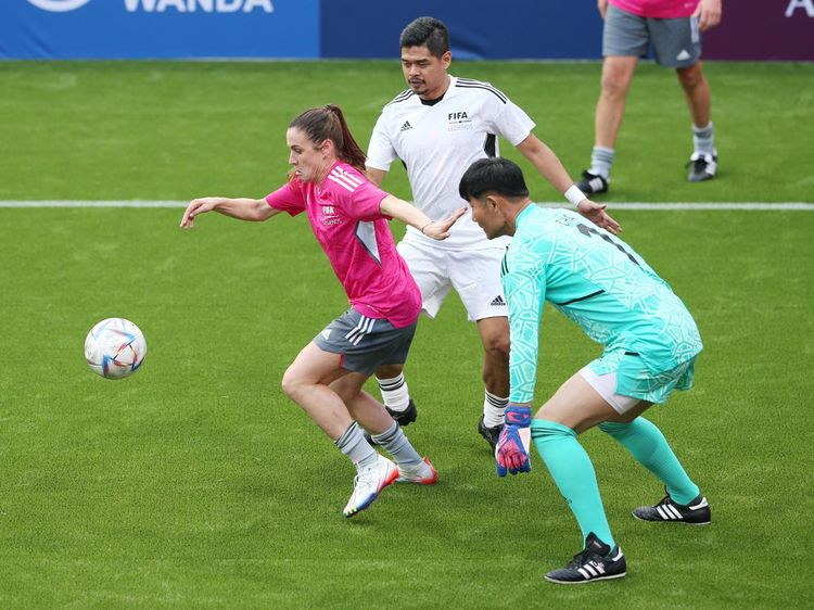 Momen Bambang Pamungkas Tampil di FIFA Legends Cup