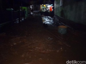 Banjir-Longsor di Sumedang, Ratusan Warga Dusun Cimuncang Mengungsi
