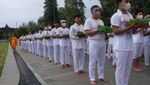 Calon Bikkhu Kecil Ikut Ritual Potong Rambut di Borobudur