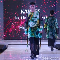 Selain peragaan busana acara ini juga menampilkan produk-produk unggulan dari 200 pelaku UMKM binaan atau Jakpreneur.