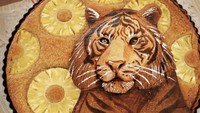 Dalam rangka Imlek, Devoney membuat pie bentuk macan. Duh, jadi sayang dimakan ya!