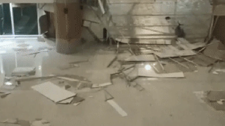 Dinding Bandara Kertajati Ambruk Dinding Bandara Kertajati Ambruk