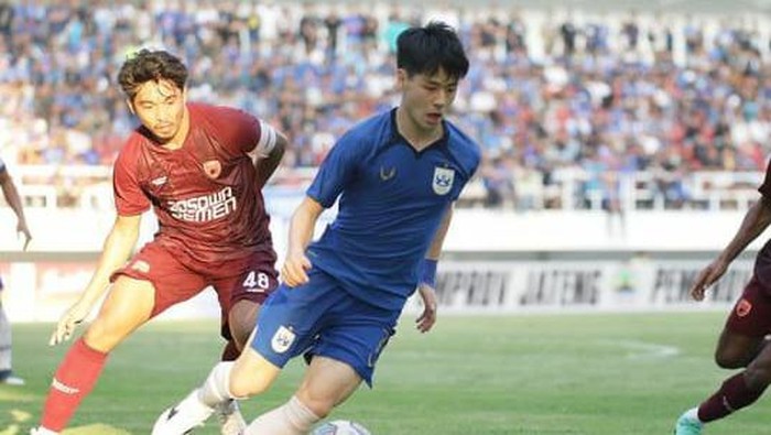 Gelandang PSIS Semarang Taisei Marukawa