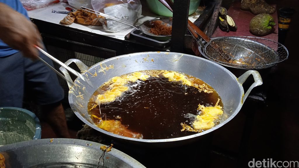 Gorengan pak Sadi