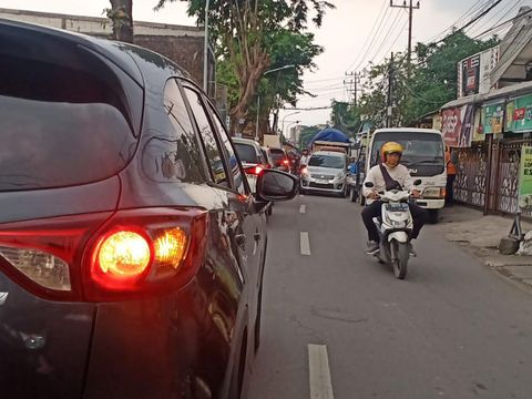 jalan karangpilang macet