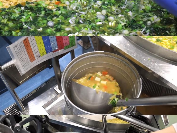 Begini Proses Memasak Makanan di Kantin Sekolah Jepang yang Higenis