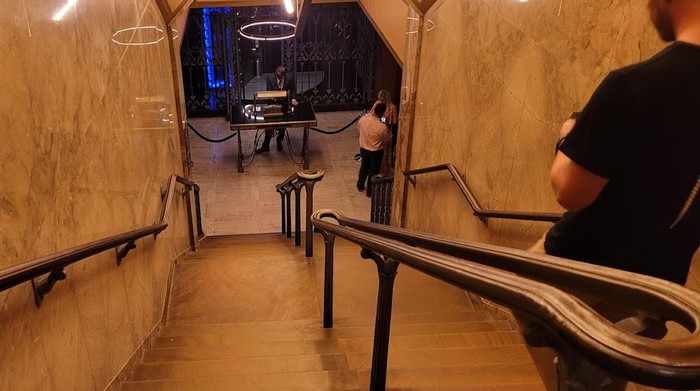Keren! Bar di Basement Ini Dulunya Brankas Bank Nasional