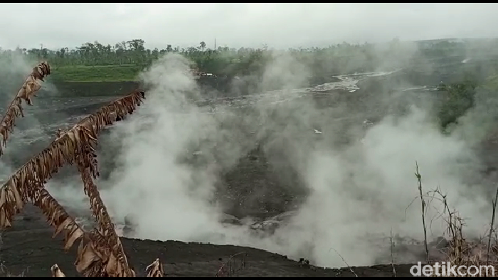 Letusan sekunder di sungai yang berhulu dari Semeru