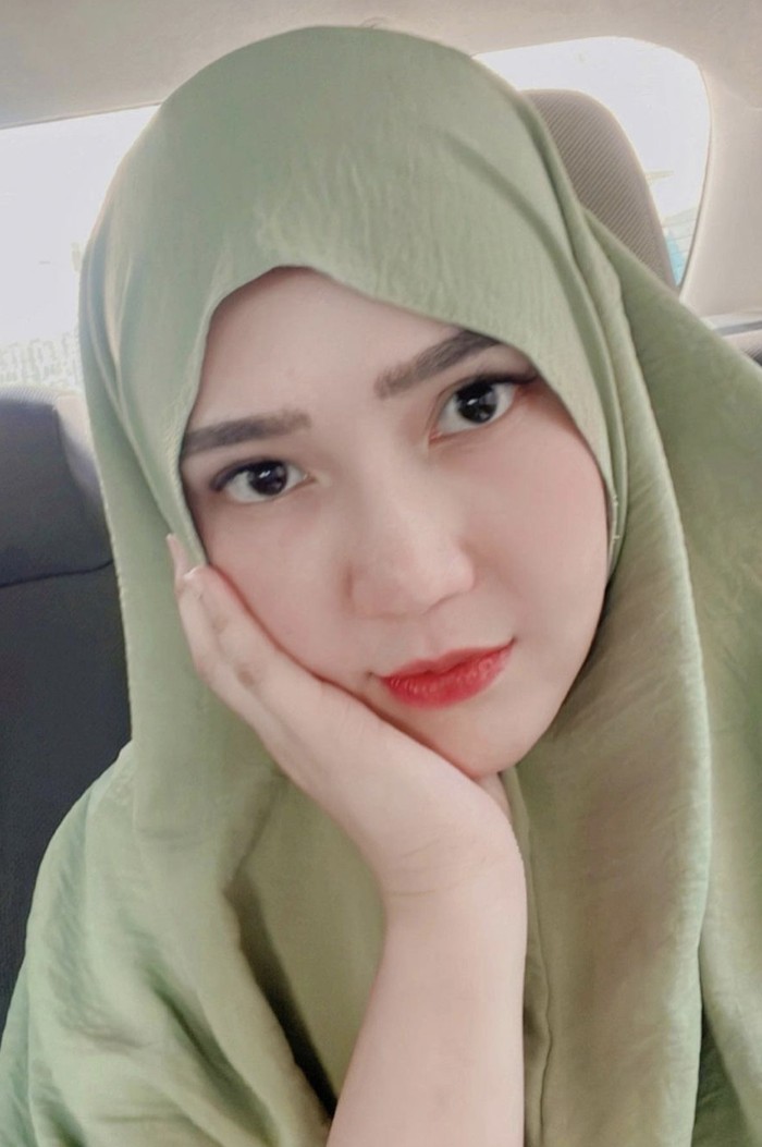Lucunya Momen Via Vallen Bikin Sambal Dadakan Saat Umrah Lucunya Momen Via Vallen Bikin Sambal Dadakan Saat Umrah