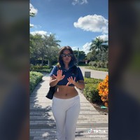 Dianggap terlalu sempurna, beberapa orang mengaku tidak percaya. Ini sudah pasti diedit, Dia pakai filter,Foto: TikTok