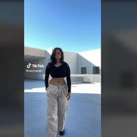 Modeling itu bagus tapi aku merasa aku akan pingsan sepanjang hari dan benar-benar sakit dan mundur. Aku masih sangat bersyukur untuk hidup ini, tulisnya di TikTok.Foto: TikTok