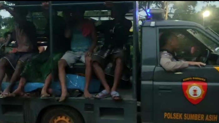Pelaku pembunuhan pria di Probolinggo saat ditangkap di rumahnya