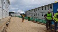 Direktur Jenderal Perumahan Kementerian PUPR Iwan Suprijanto mengatakan, dari target 22 Rusun HPK, saat ini 16 Rusun yang sudah terbangun dan dalam proses penyelesaian kelistrikan dan pemasangan dinding dan toilet bagi pekerja.