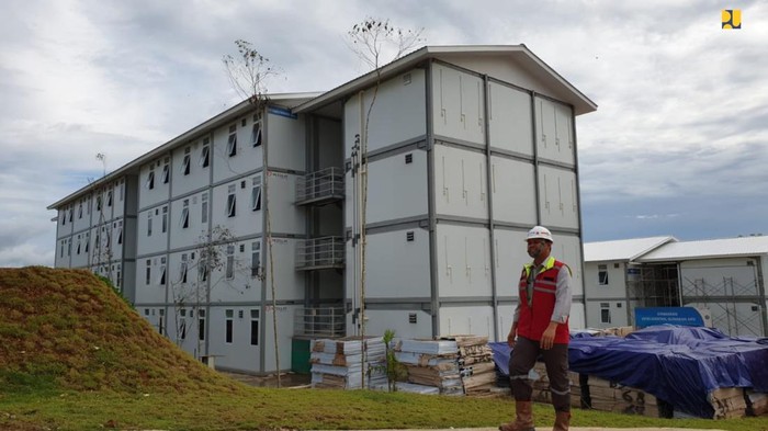 Kementerian Pekerjaan Umum dan Perumahan Rakyat (PUPR) tengah menyelesaikan pembangunan rumah susun (Rusun) untuk hunian pekerja konstruksi (HPK) di IKN Nusantara, Penajam Paser Utara, Kalimantan Timur.