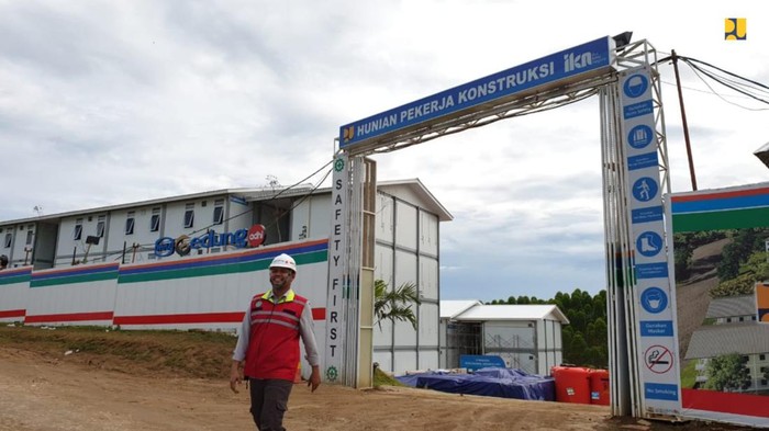 Penampakan 16 Rusun Pekerja IKN yang Rampung, Sisa 6 Lagi Kementerian Pekerjaan Umum dan Perumahan Rakyat (PUPR) tengah menyelesaikan pembangunan rumah susun (Rusun) untuk hunian pekerja konstruksi (HPK) di IKN Nusantara, Penajam Paser Utara, Kalimantan Timur.