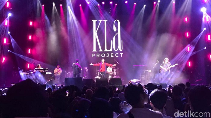 Penampilan Kla Project di Teladan Music Festival di GOR UNY, Sleman, Sabtu (17/12/2022).