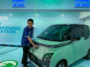 Dukung EBT, BCA Hadirkan Electric Vehicle Charging Station di Semarang