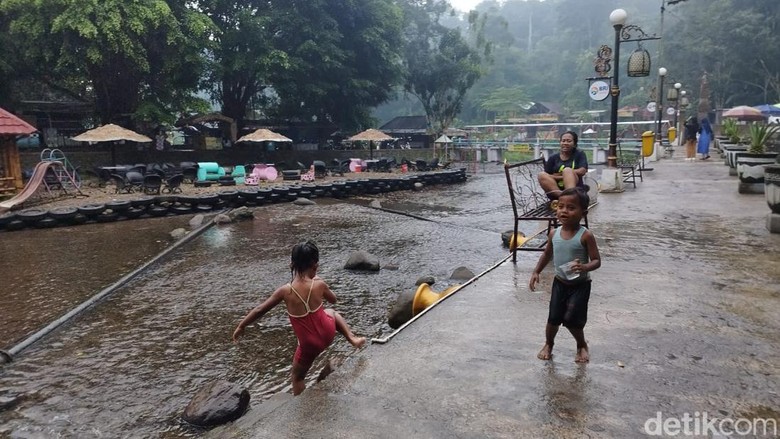 sendang senjoyo Suasana Sendang Senjoyo, Tegalwaton, Kabupaten Semarang.