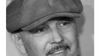 Kabar menyedihkan, Sinisa Mihajlovic meninggal dunia di usia 53 tahun setelah perjuangan panjang melawan penyakit, sebut Fabrizio Romano. Dia adalah bek legendaris yang pernah membela AS Roma, Lazio, dan Inter Milan. Foto: Twitter