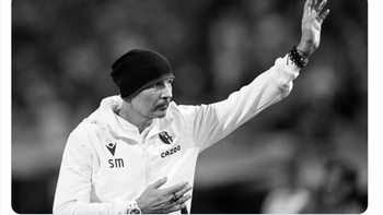Dunia telah kehilangan ikon sepakbola hari ini. Foto: Twitter