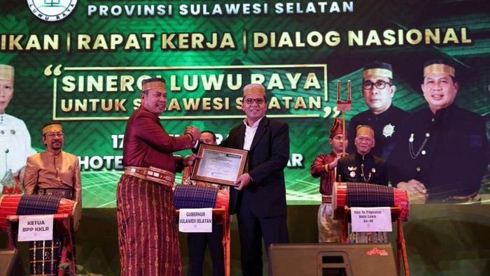 Walkot Makassar Danny Pomanto menghadiri Pelantikan, Rapat Kerja, dan Dialog Nasional KKLR Sulsel di Hotel Claro, Sabtu (17/12/2022).