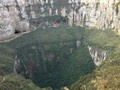 Lubang Besar Muncul di Sumbar, di China Ada Sinkhole Terbesar