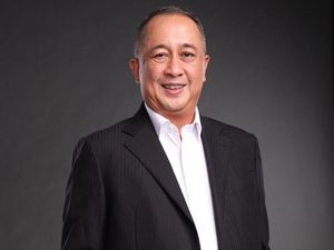 Dirut BNI Royke Tumilaar Raih Penghargaan CEO of The Year 2024