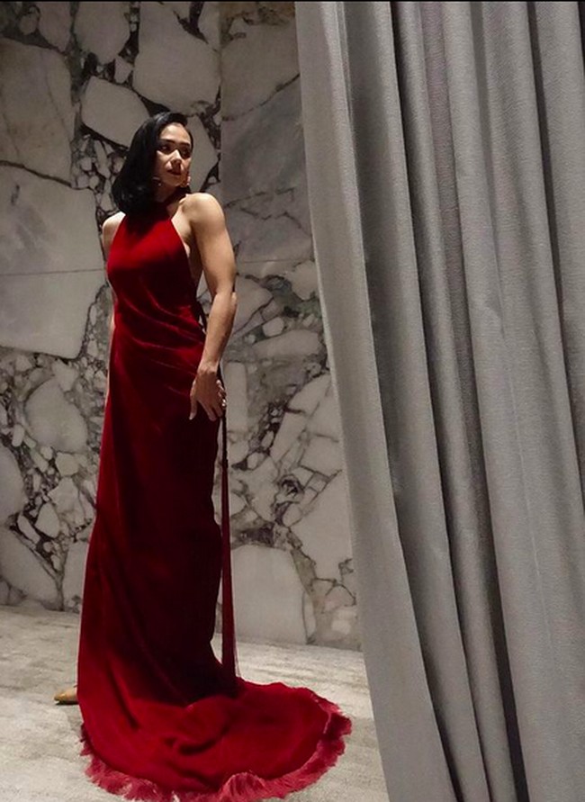 Sebagai figur publik, Adinia Wirasti sadar pentingnya untuk berpenampilan maksimal. Foto-foto yang terpajang di Instagram menjadi bukti bahwa aktris 35 tahun ini selalu stylish di segala kesempatan. (Foto: Instagram/@adiniawrst)